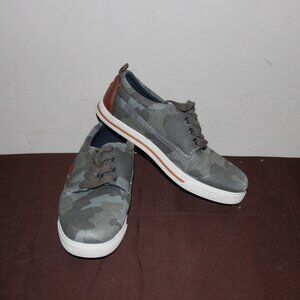 14a   EC KIDS STEVE MADDEN SNEAKERS - 3 - CAMO